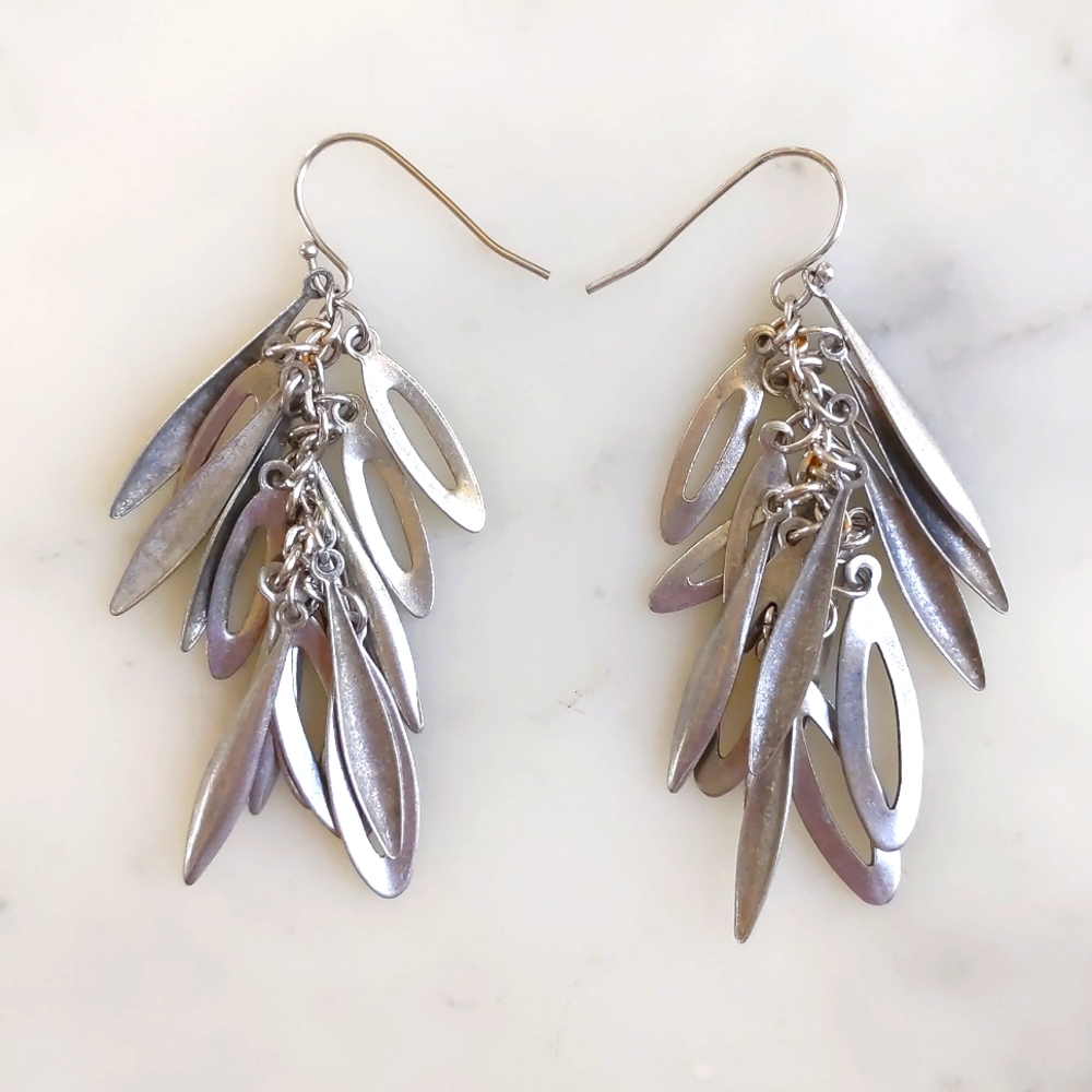 Sliver Leaf Shape Filigree Drop Earrings.